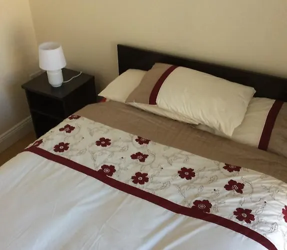 Town Opera Mews - 2 Bed Апартаменты